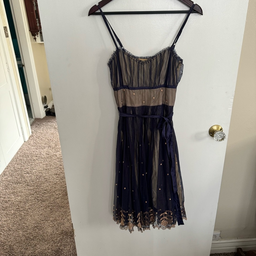 Anthropologie ODILLE "Winter Prelude" Size 2 mesh overlay
Embroidered Dress - Picture 1 of 10